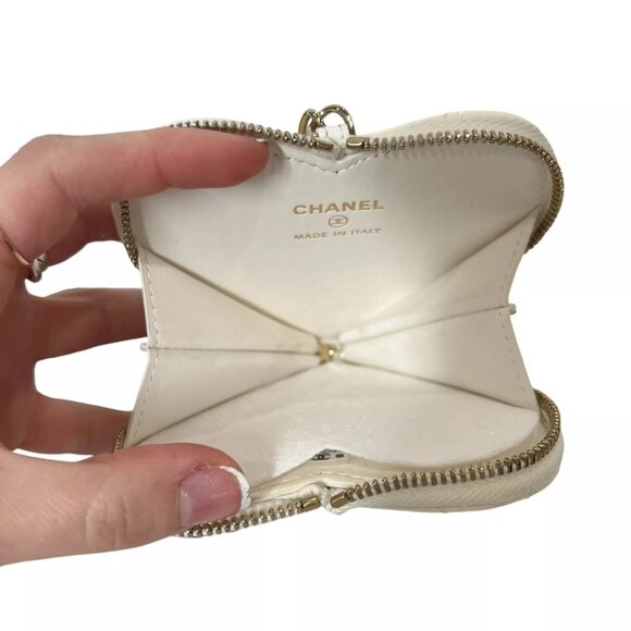 CHANEL 23S Ivory Patent Leather Heart Charm Zip Small Coin Pouch AS IS - Picture 10 of 15